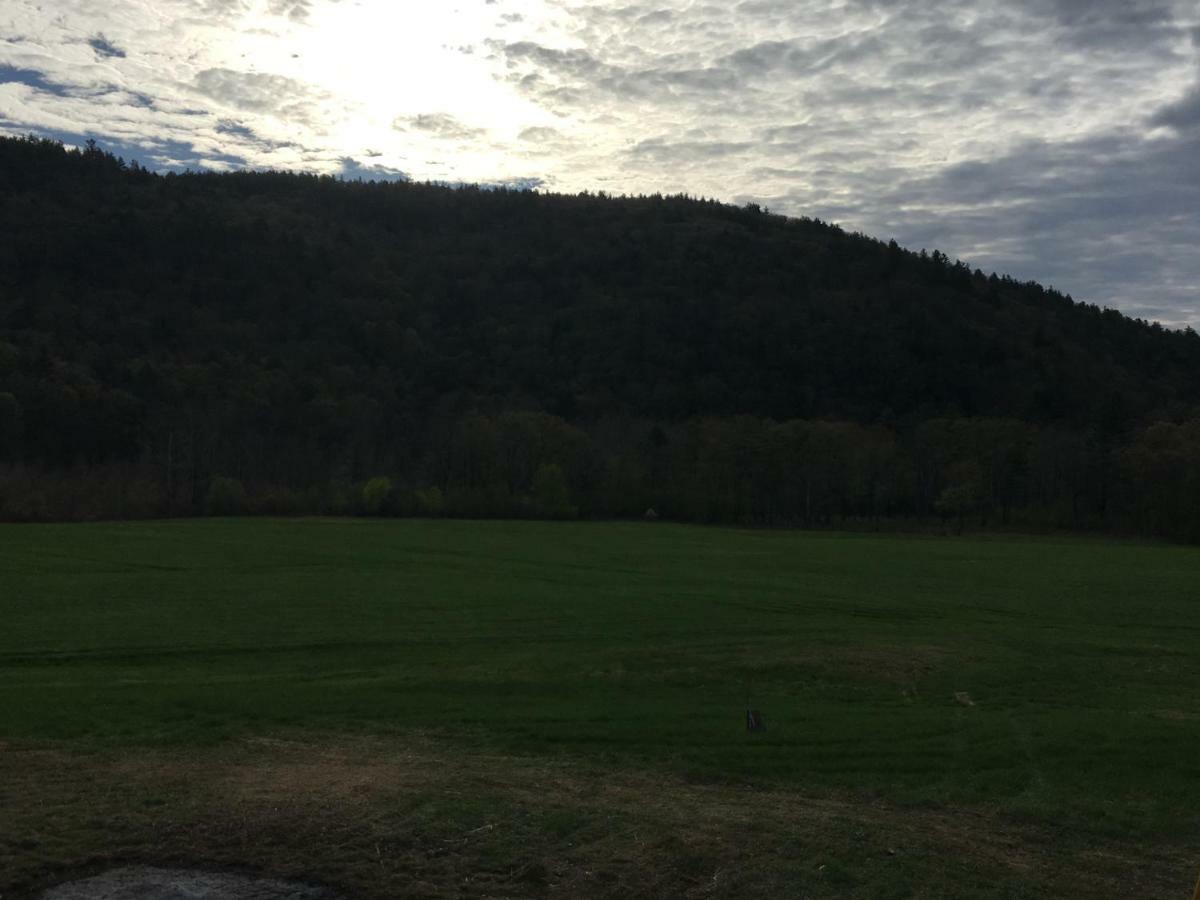 The Lodge At West River Newfane Exterior photo