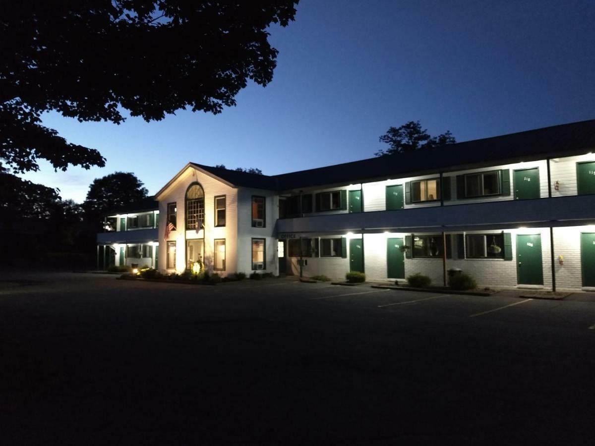The Lodge At West River Newfane Exterior photo